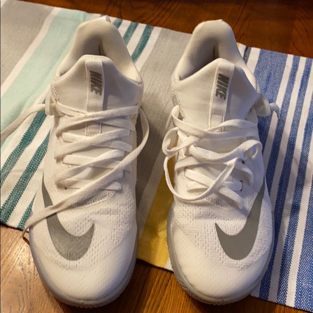 Nike men’s basketball shoes size 9.5